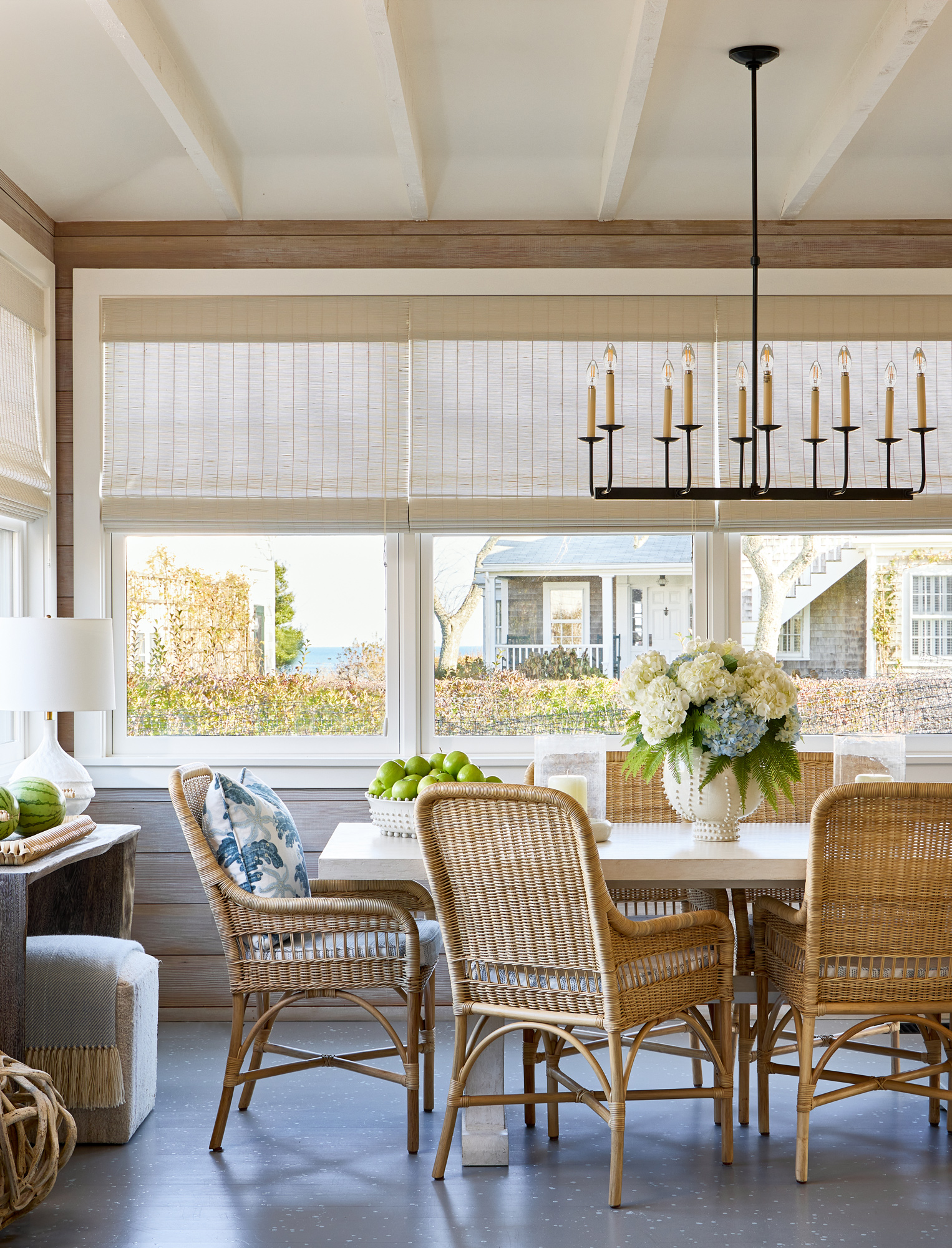 Nantcuket-Ave-Knut-House-dining